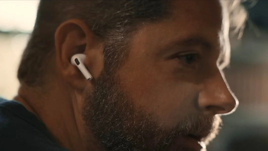 Како функцијата Live Listen на iPhone и AirPods може да ви помогне во секојдневието
