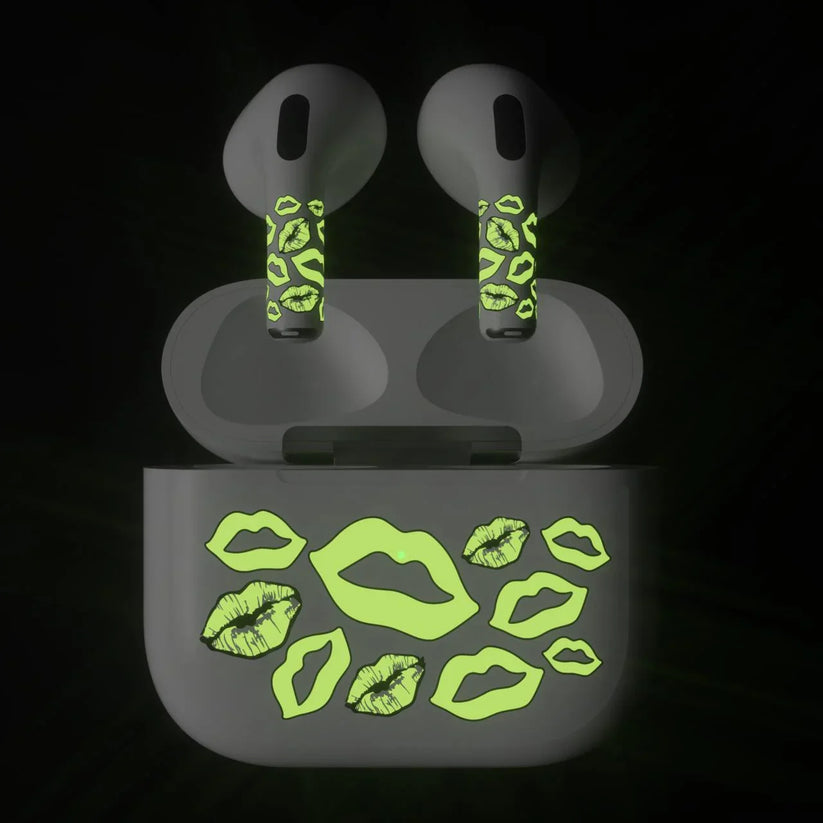 Skin NEXT ONE pentru AirPods 3rd Gen. - Buze fosforescente