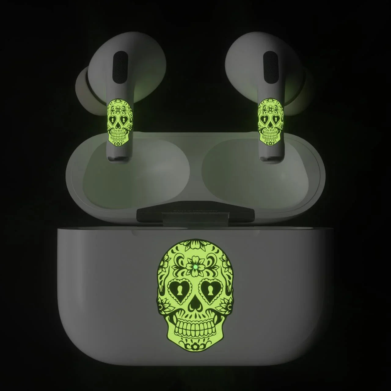 Skin NEXT ONE pentru AirPods Pro - Craniu fosforescent - iSTYLE MK