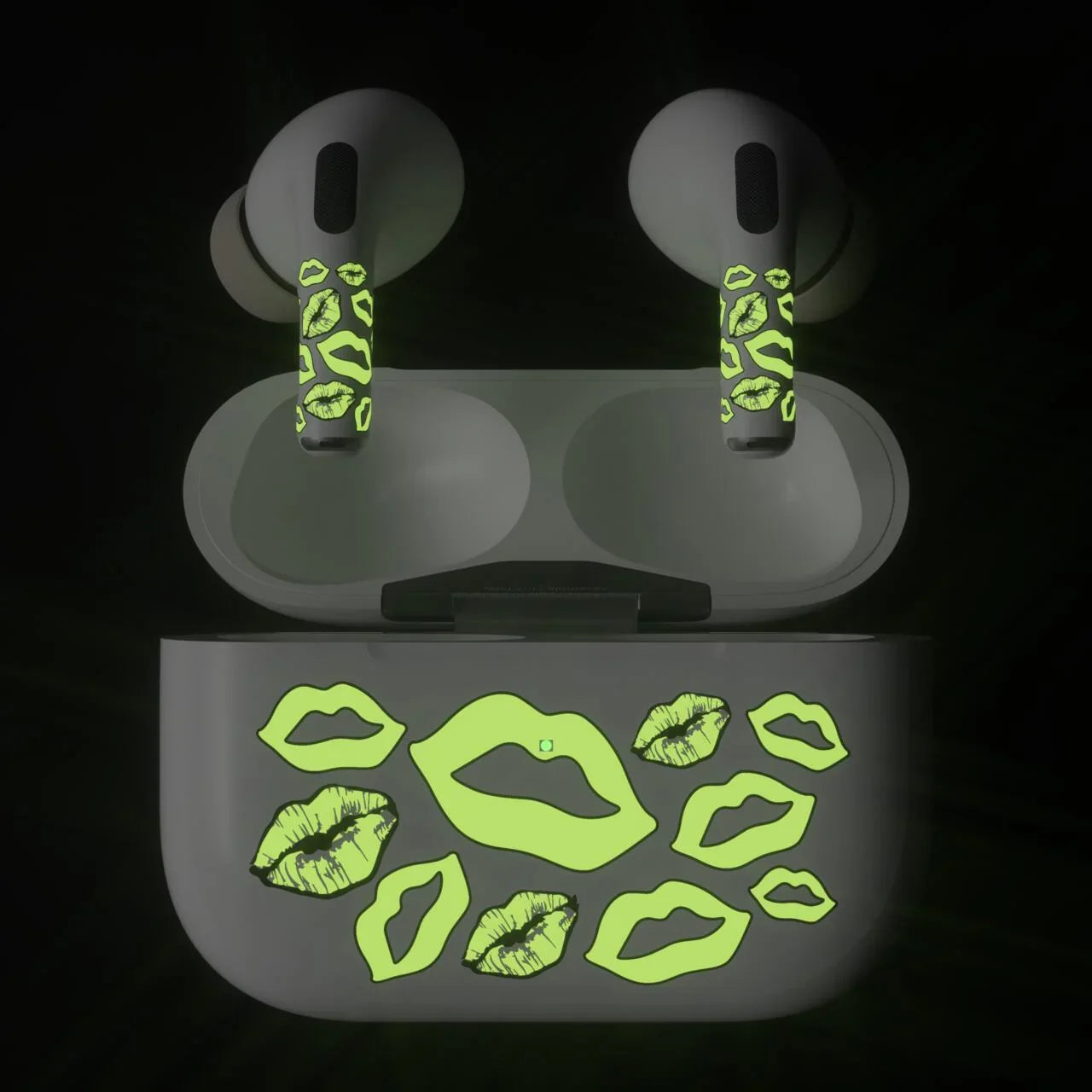 Skin NEXT ONE pentru AirPods Pro - Buze fosforescente