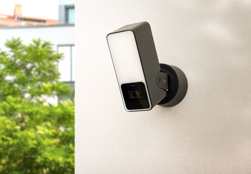 Eve Outdoor Cam Secure Floodlight Camera