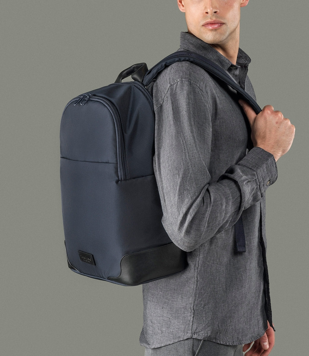Rucsac Tucano cu elemente de piele, 16", Bleumarin/Negru